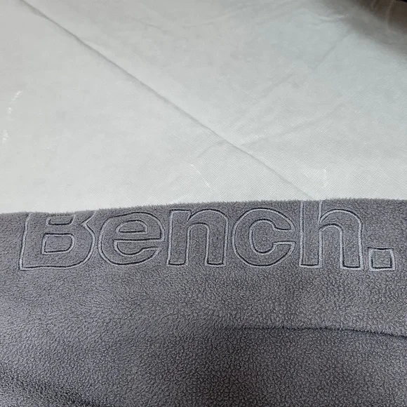 Zip-up Bench Sweater - Picture 7 of 16